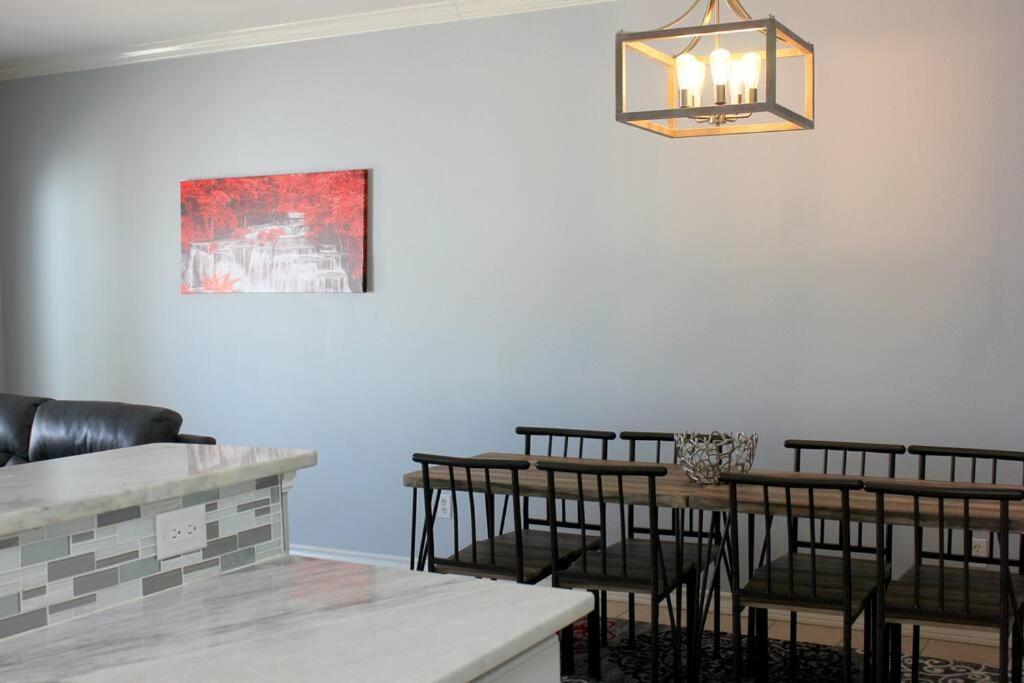 Spacious Home, Short Walk To Beach, Heated Pool! Corpus Christi Exterior foto